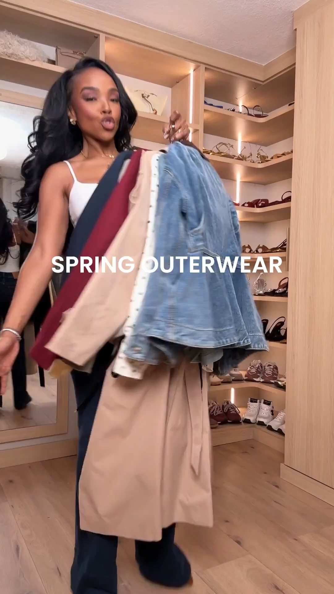 Scroll to shop 🌸  

Five spring outerwear pieces that instantly elevate your outfits — from classic trenches to lightweight denim jackets.

Measurements: 5'4" | 138 lbs | 34D | 27" waist | 40" hips  
Sizing: Jackets Small