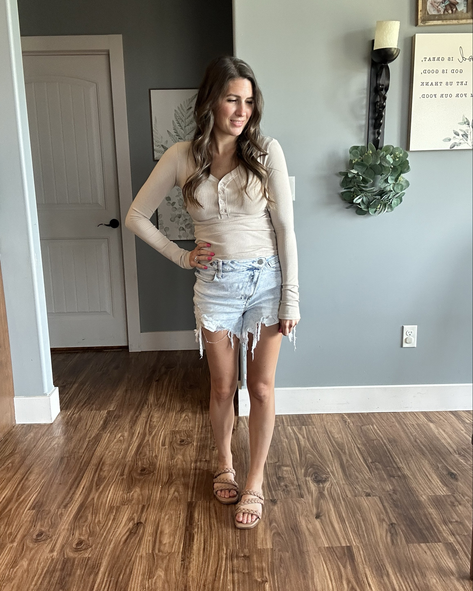 One of those basic shirts you’ll love! 
TTS. I’m wearing size small. 

#LTKFindsUnder50 #LTKStyleTip #LTKSeasonal