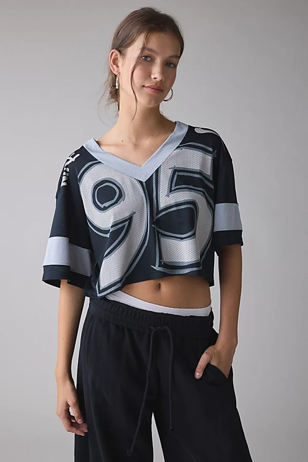 Nike Sportswear Oversized Cropped Jersey Tee | Urban Outfitters (US and RoW)