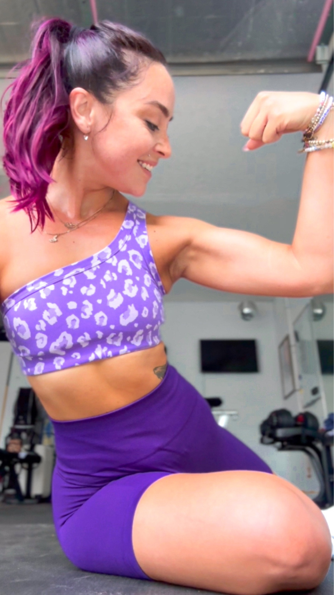 💪🏼😮‍💨Cute gym fits make the workout easier. 

Target top: xs
Amazon biker shorts: sm

#LTKunder50 #LTKFind #LTKfit