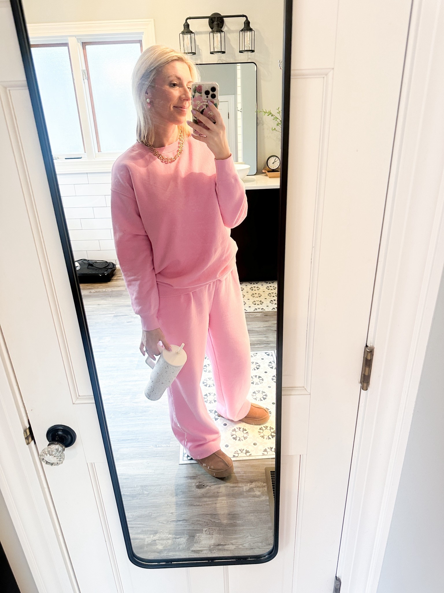 OOTD: Thursdays  

#LTKmomlife #LTKdayinmylife #LTKMidsize