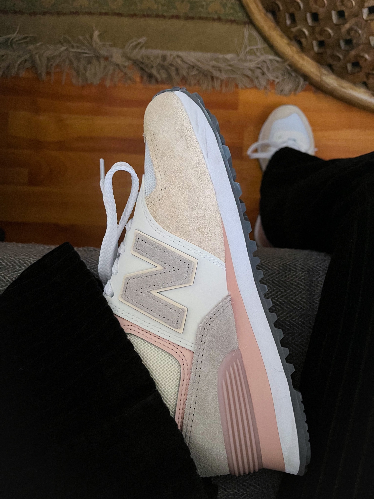 THE COMFIEST SHOE

Comfy outfit, shoes, sneakers, sneaker outfit, pink sneakers, new balances 

#LTKU #LTKunder50 #LTKunder100