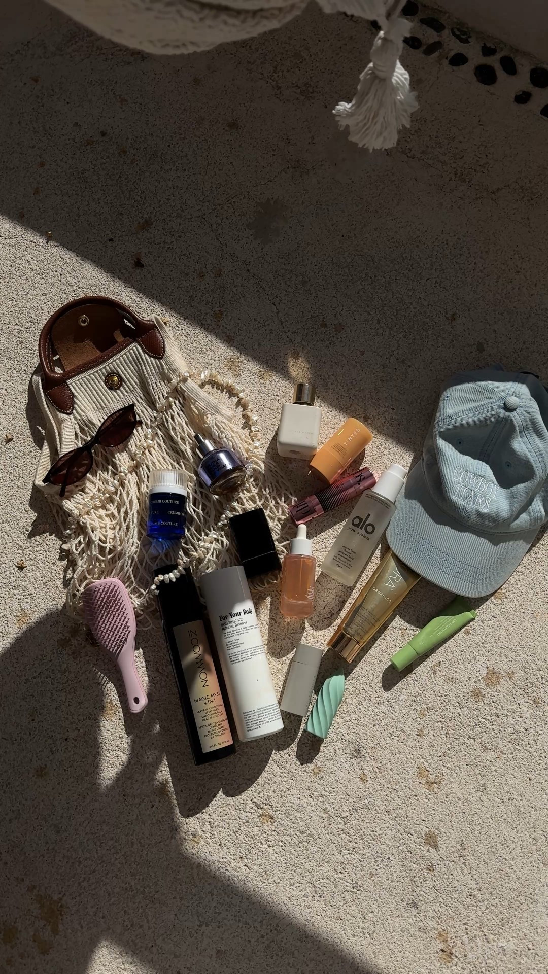 what’s in my beach bag ☀️🏝️
face glow, blush, body lotion, hair protectant, sunnies + the cutest handmade belly chain 🤍
linked everything ✨

#LTKselfcare #LTKdayinmylife #LTKTravel