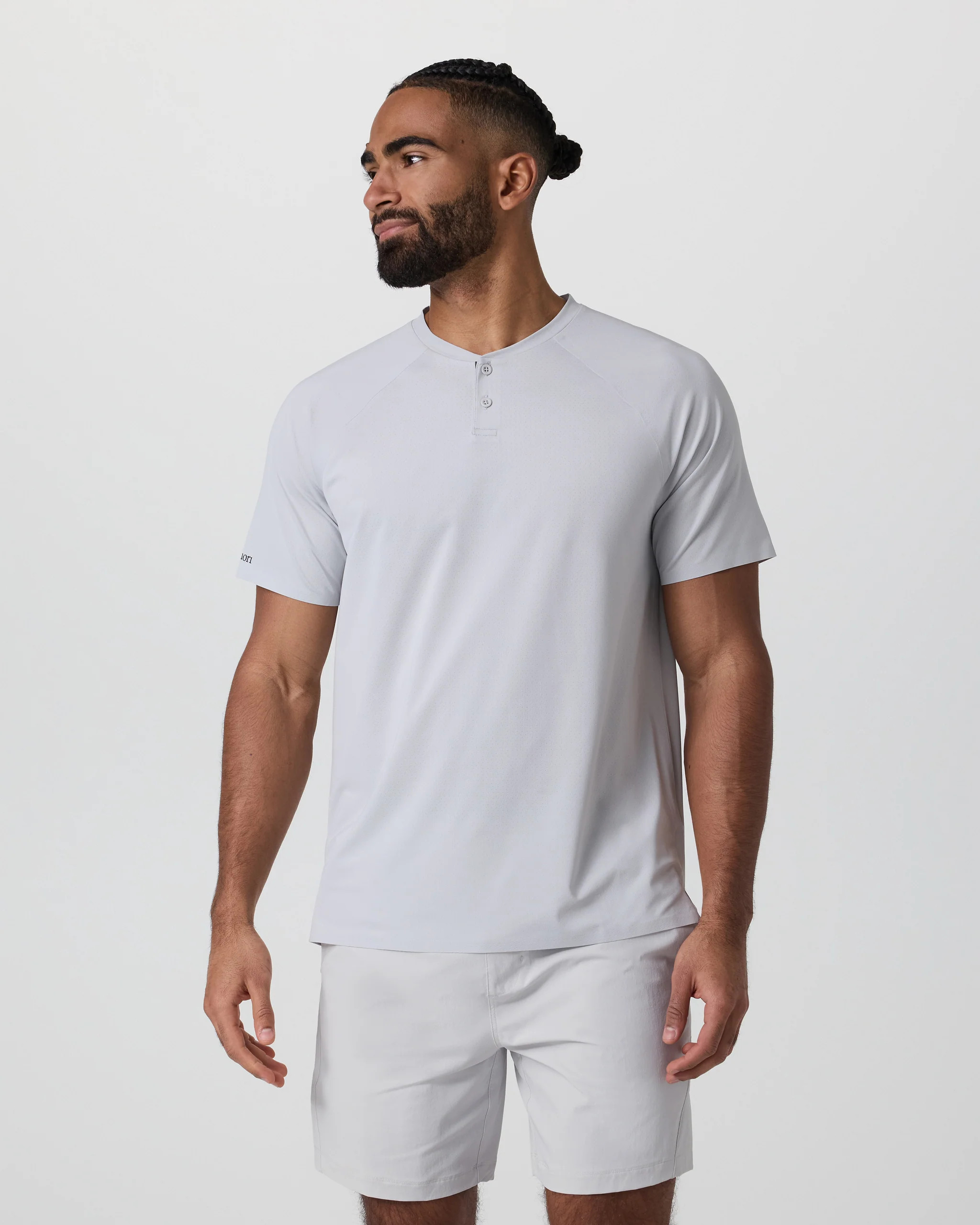 Short Sleeve Viewpoint Henley | Sky Grey | Vuori | Vuori Clothing (US & Canada)