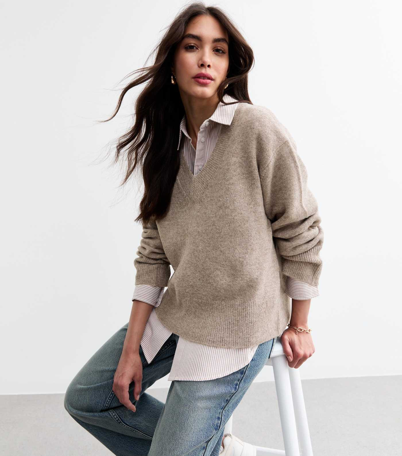 Mink Wide V Neck Knit Jumper | New Look | New Look (UK)