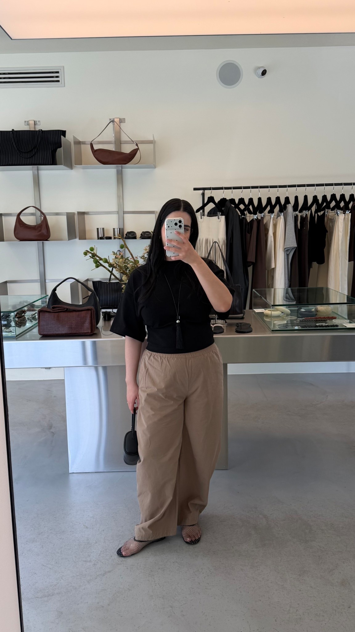 Lola barrel and cinched tee sundays ✍🏼

#LTKmidsize #LTKautumn #LTKaustralia