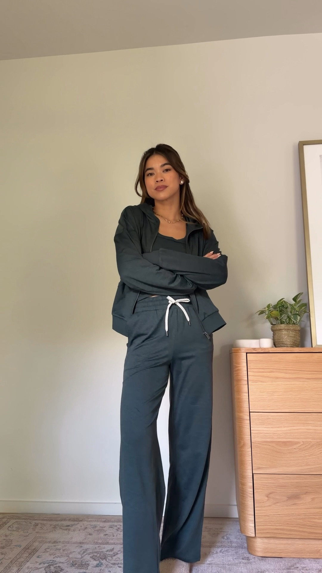 Finding motivation to organize my new office with a cute new loungewear set from @vuoriclothing-us  in their new Hemlock colorway! I absolutely love this color for the fall, and these wideleg lounge pants are so comfy and come in a short inseam! 

I’m 5’2” for reference 

#vuoripartner #loungewear #activewear #liketkit #petitestyle @shop.ltk

Vuori try on, Vuori loungewear, Vuori matching set, cute matching set, cute loungewear, petite friendly sweatpants, petite loungewear, petite activewear, casual outfits, organization, new house, unpack with me, day in the life vlog, outfit of the day

#LTKootd #LTKdayinmylife #LTKPetite