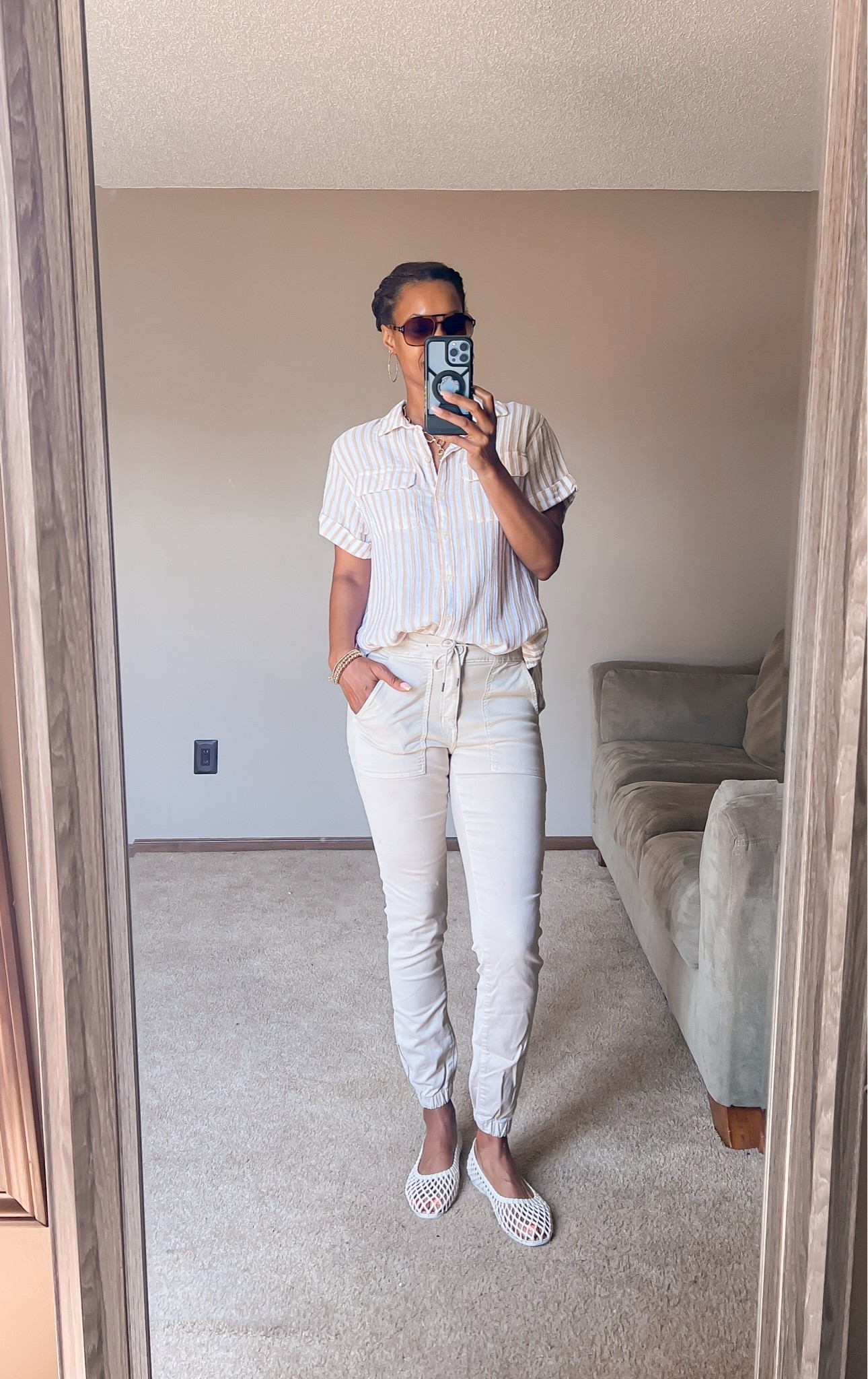 Simple monochromatic summer outfit. I love the fit of jegging joggers with a lightweight top.

#LTKootd #LTKOver40