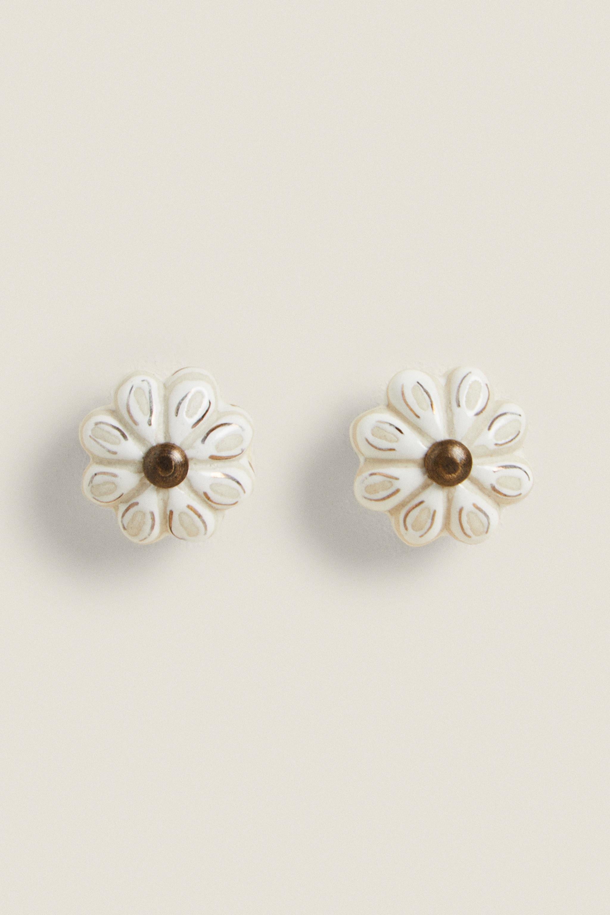 SET OF CERAMIC FLOWER KNOBS (SET OF 2) | Zara US