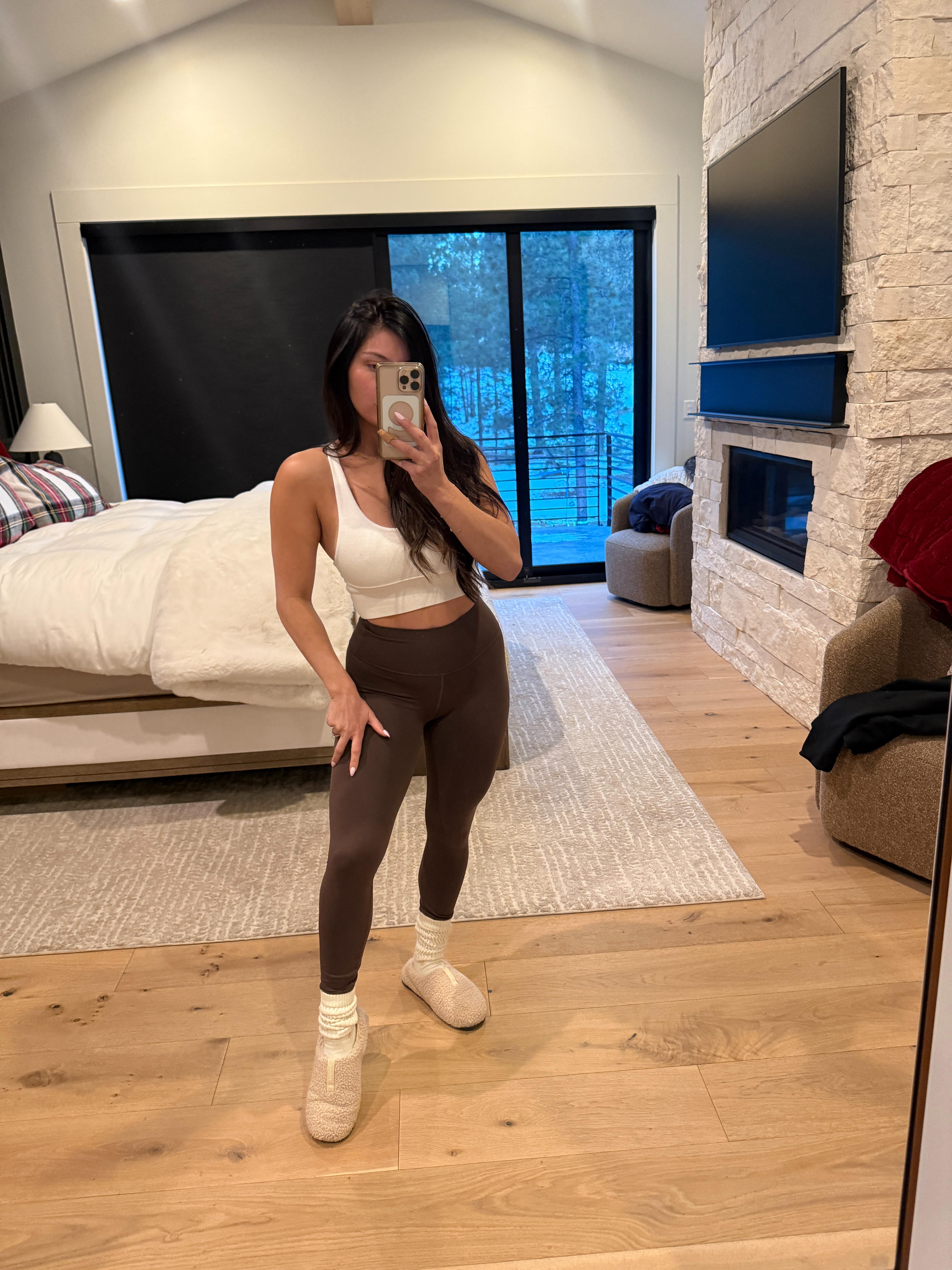 This is a go to fit for me. Perfect for working out or cleaning up around the house. I have these leggings in a few different colors and they are quickly becoming a staple piece. This is the color Java and it is perfection. 

 #LTKdayinmylife #LTKootd #LTKHome