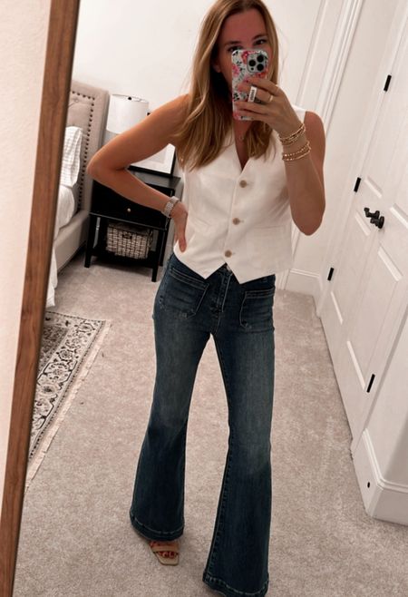 In love with these jeans! True to size. For reference I’m 5’7” wearing size 25 and a heel. 