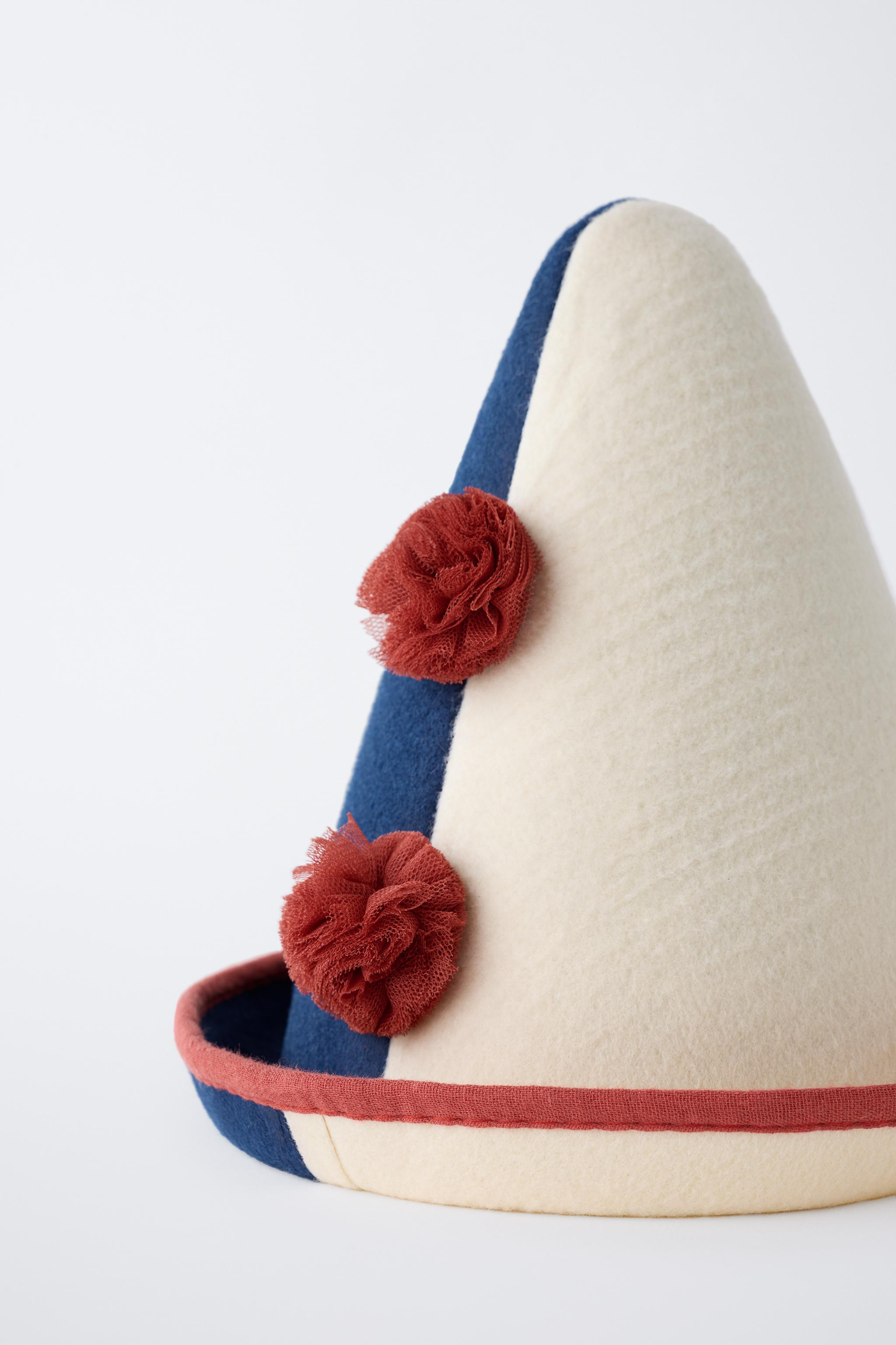 NEWCLOWN COSTUME HAT$ 22.90Blue | 0653/787/400Add to cartAddPeaked hat with tulle appliqué.Produ... | Zara US