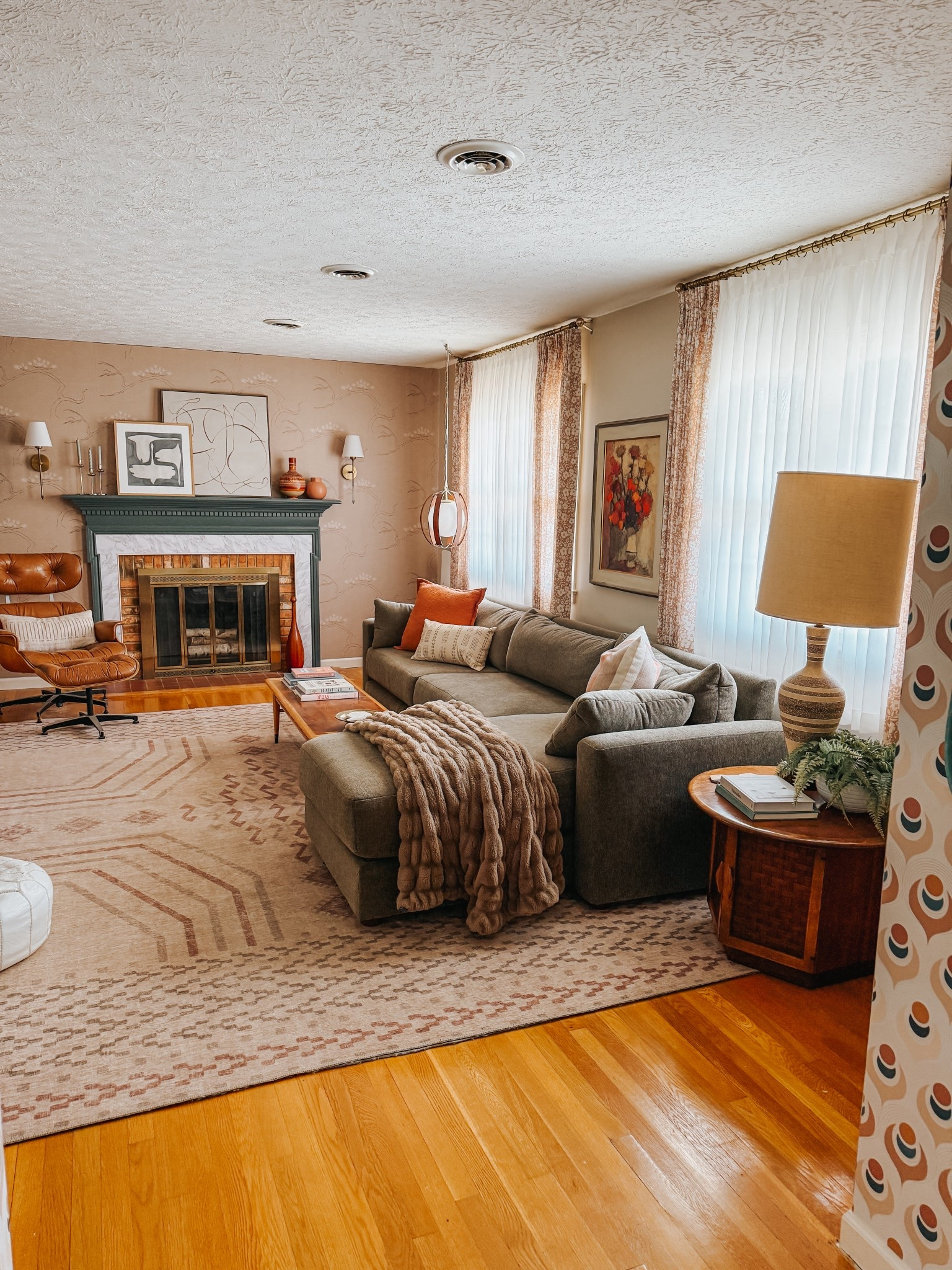 Living room favorites all linked here, including our beloved fold-out sleeper sofa!⭐️

#LTKHome