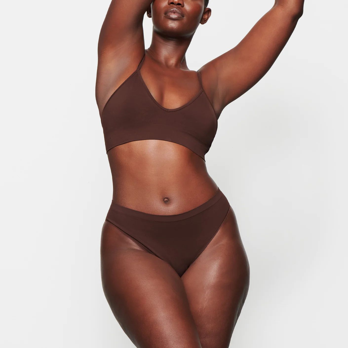 SOFT SMOOTHING THONG | SKIMS (US)