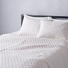 Amazon Basics Cotton Jersey Quilt and Shams Bed Set, Down-Alternative Quilt - King, Oatmeal | Amazon (US)