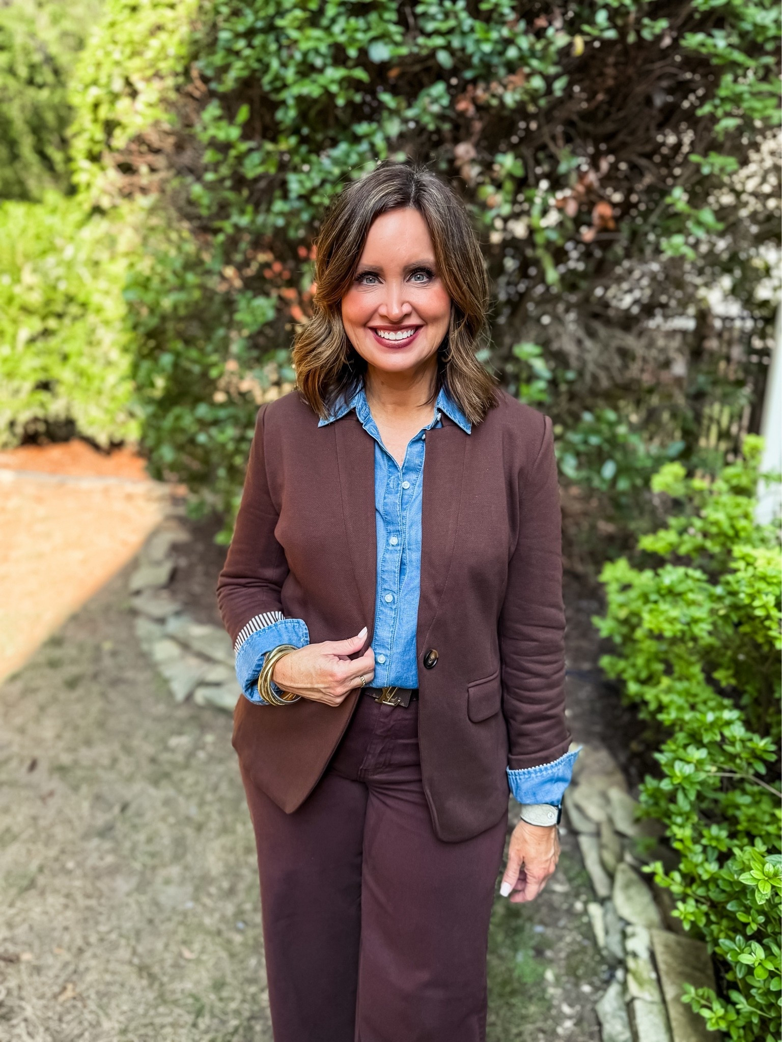 Gibsonlook blazer on sale at Nordstrom 

I size up to a medium for room to layer size up in jeans - I also linked a more affordable pair that run true to size

#LTKootd #LTKOver40 #LTKSaleAlert