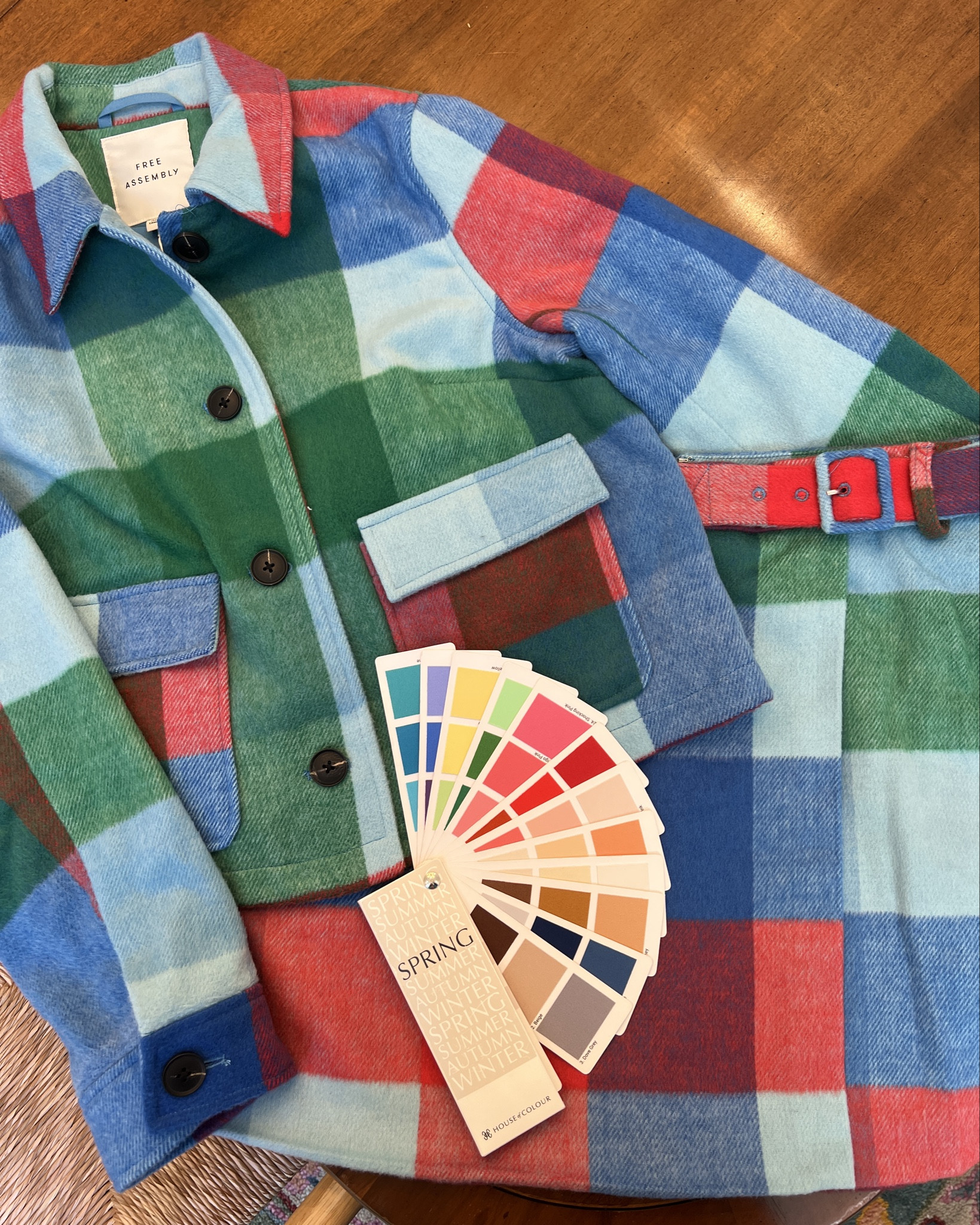 SPRINGS, run to grab this cute set! This would be darling with cream or aqua, and geranium red or leaf green for the holidays! 

#LTKSeasonal #LTKHoliday