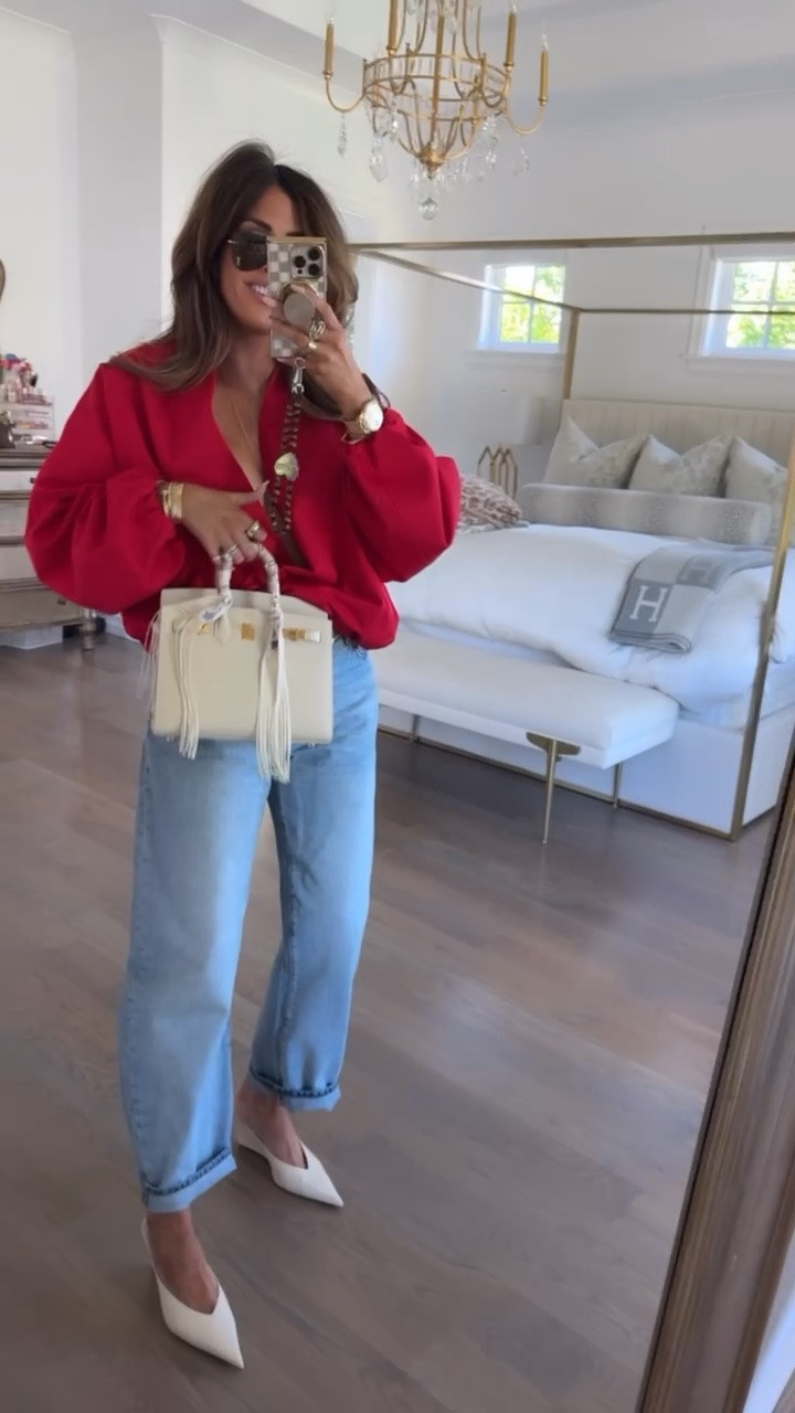 Fun pop of color ♥️ I’m wearing a small jacket and 29/ US 8 in jeans! 

Zara fashion, Zara finds, Zara shoes, Summer outfits, Date night outfits, Gemme Beauty, Emily Gemma

#LTKootd #LTKgrwm #LTKdayinmylife
