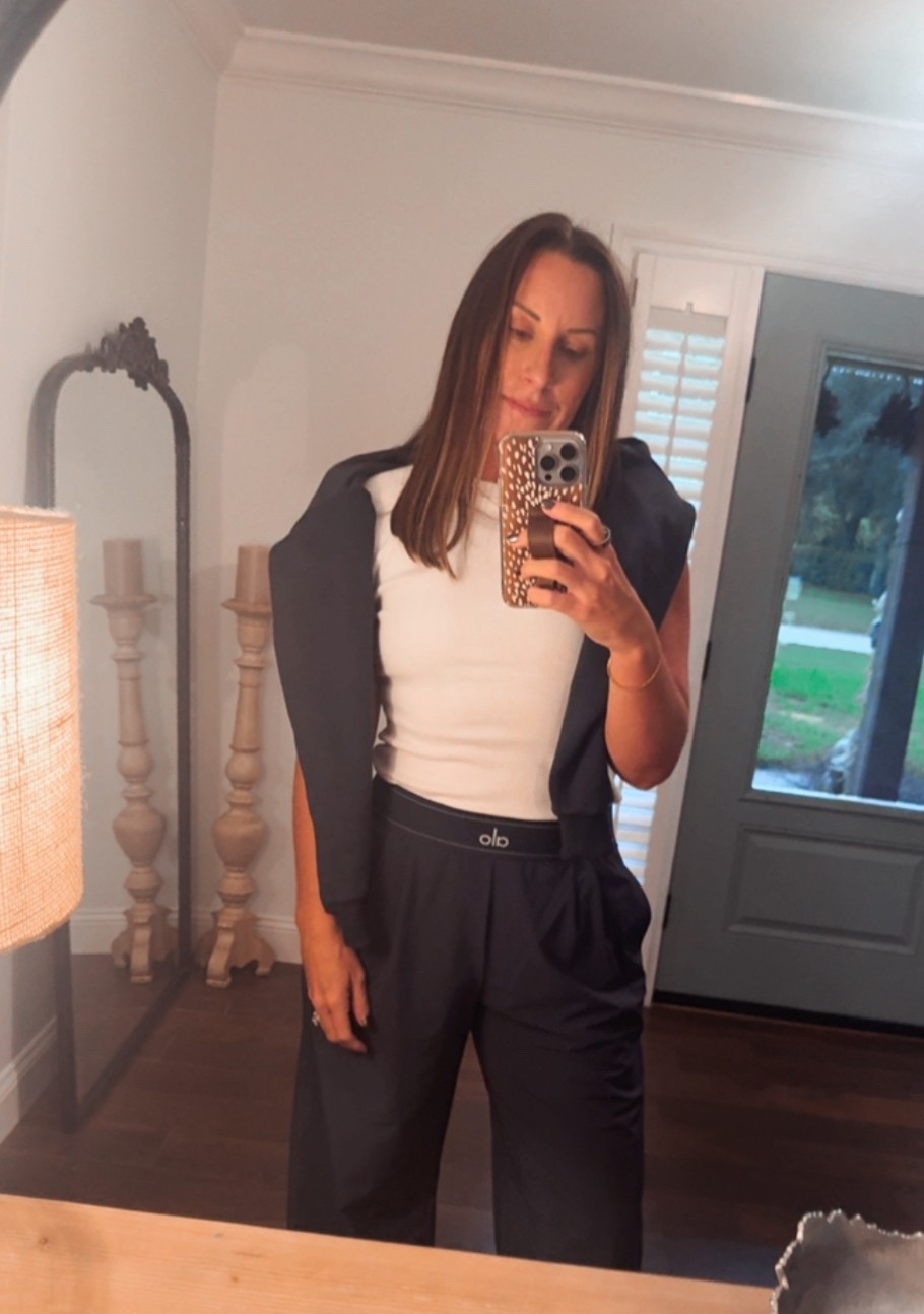 Fall x Alo Yoga

Small on top and sweatshirt
Medium pants



#LTKActive #LTKU #LTKSeasonal