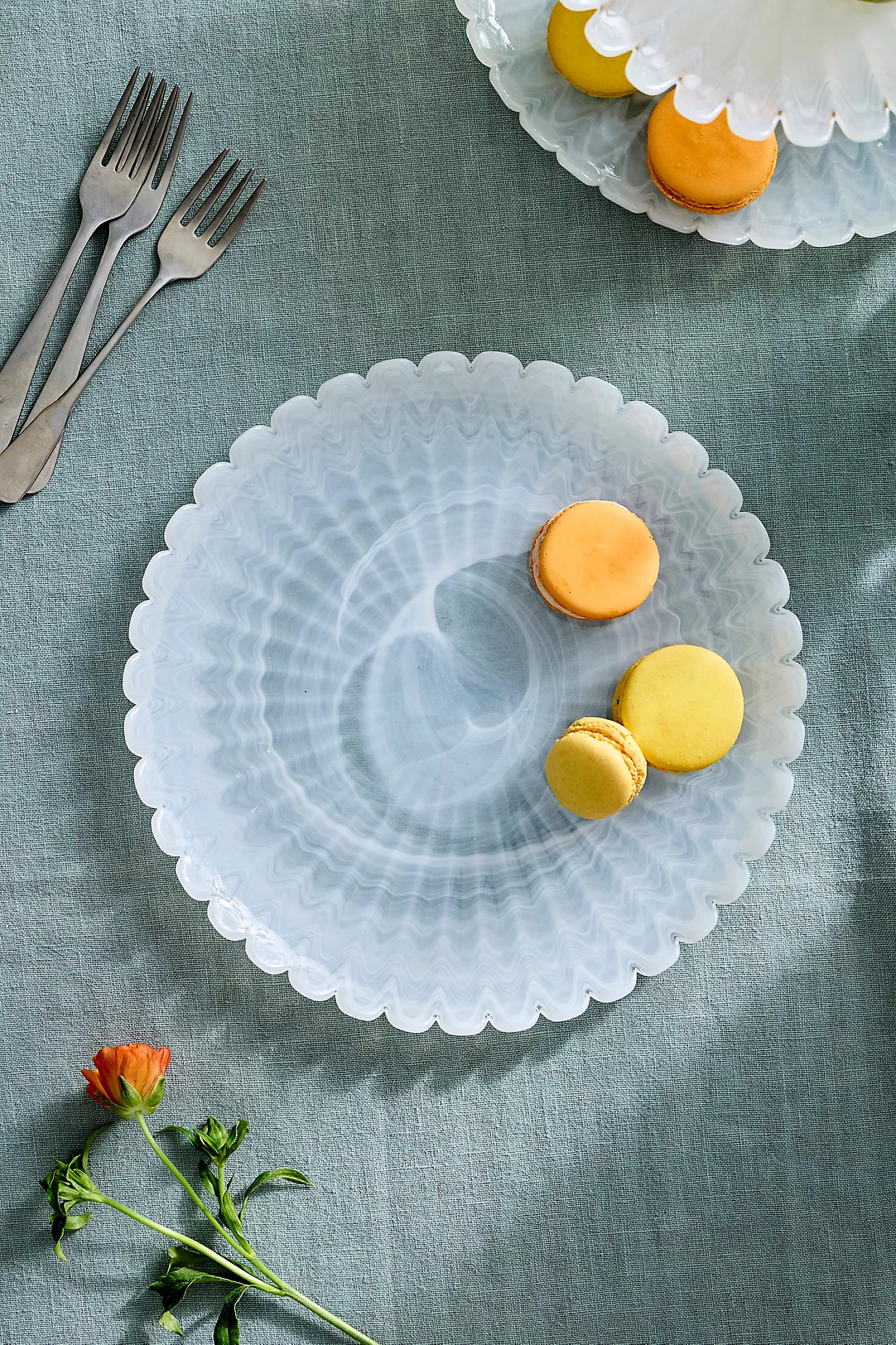Scalloped Pearly Glass Plate | Terrain