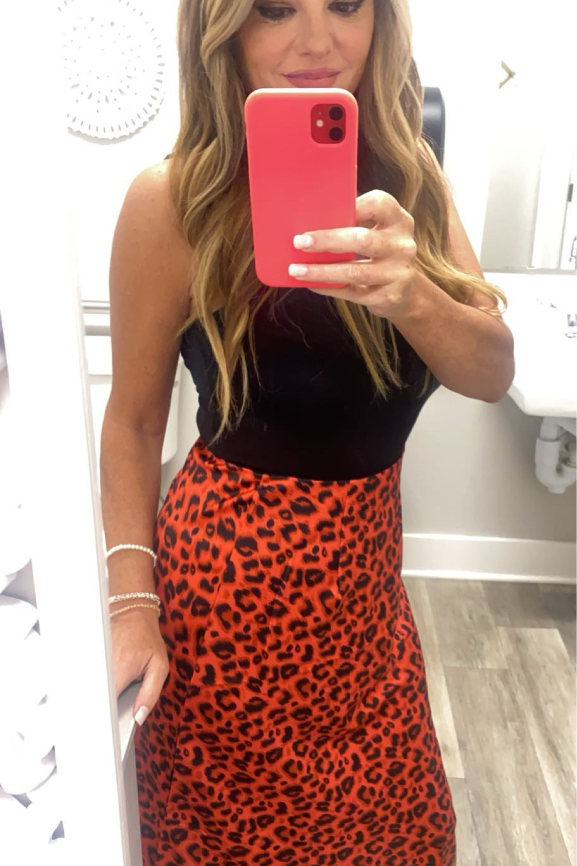 Loving my high waisted, satin, mid cheetah skirt! 

#LTKMostLoved #LTKFindsUnder50 #LTKSaleAlert