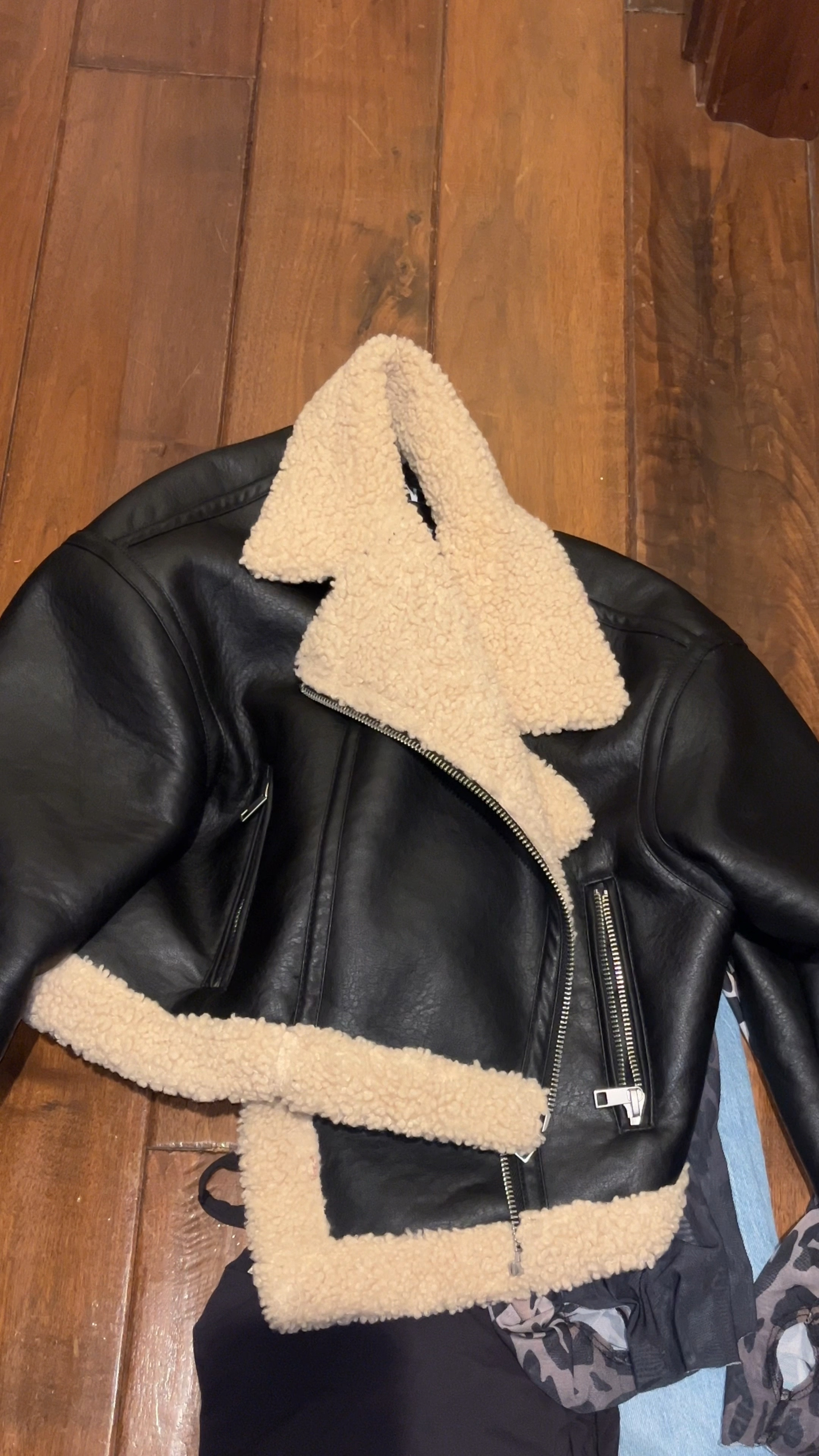 Pack with me for a ski trip! Dinner outfit #1 🤍

#LTKSeasonal #LTKTravel #LTKWatchNow