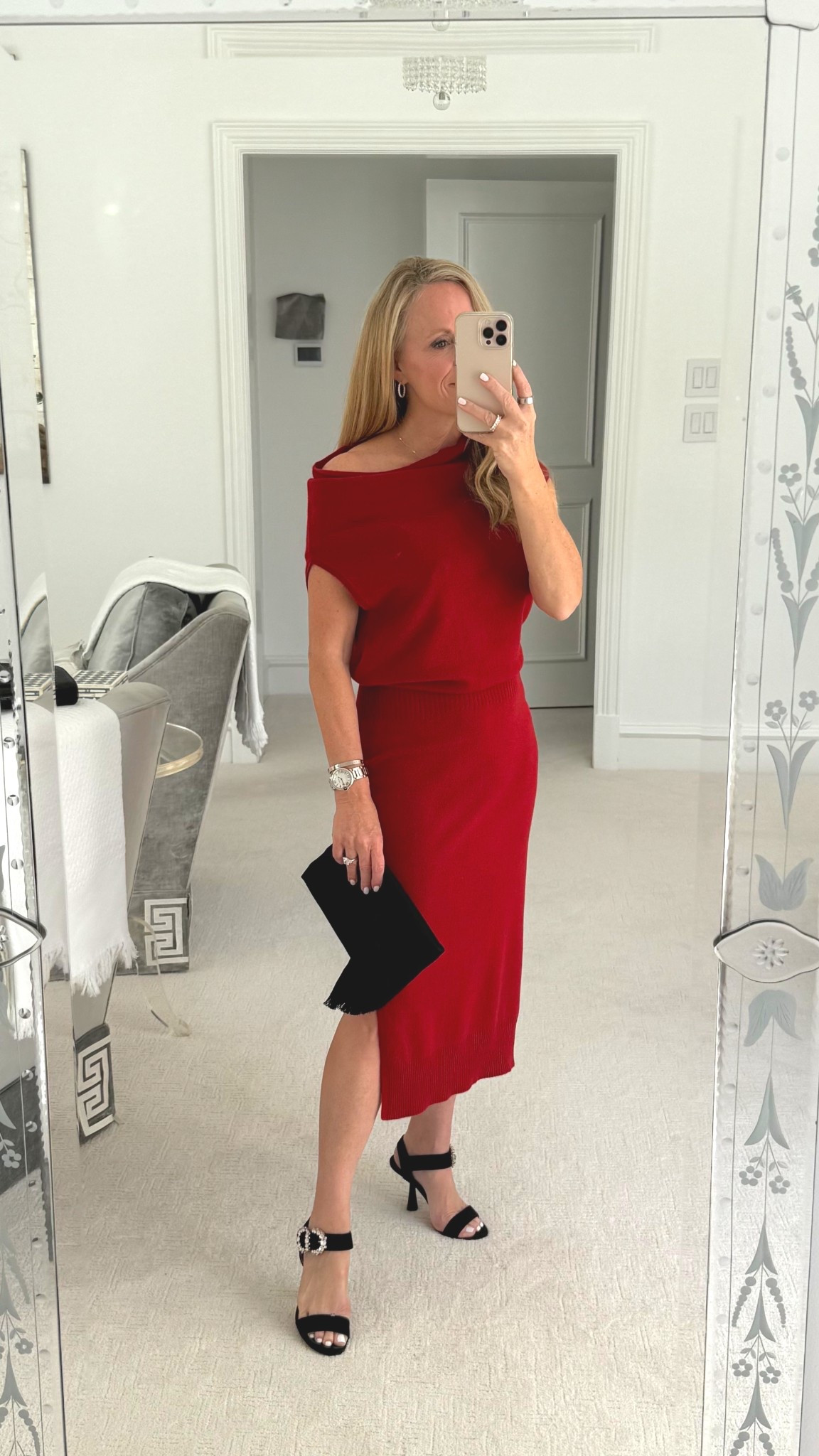 The perfect Christmas red cashmere sweater dress
This dress from brochure Walker can be worn off one shoulder 
It has been the best seller for two years in black and is now available in red! Fits true to size 


#LTKootd #LTKOver40 #LTKHoliday