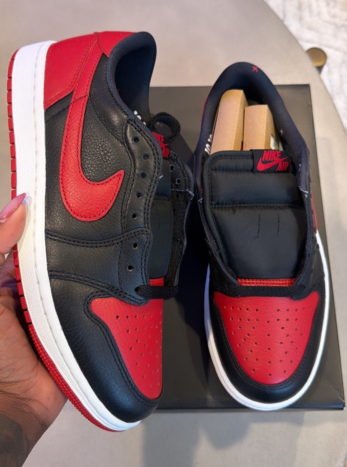 
CLASSIC LOW TOPS!!! 😎🔥 #BANNED #JORDAN #AJ1 #LIFETYLE