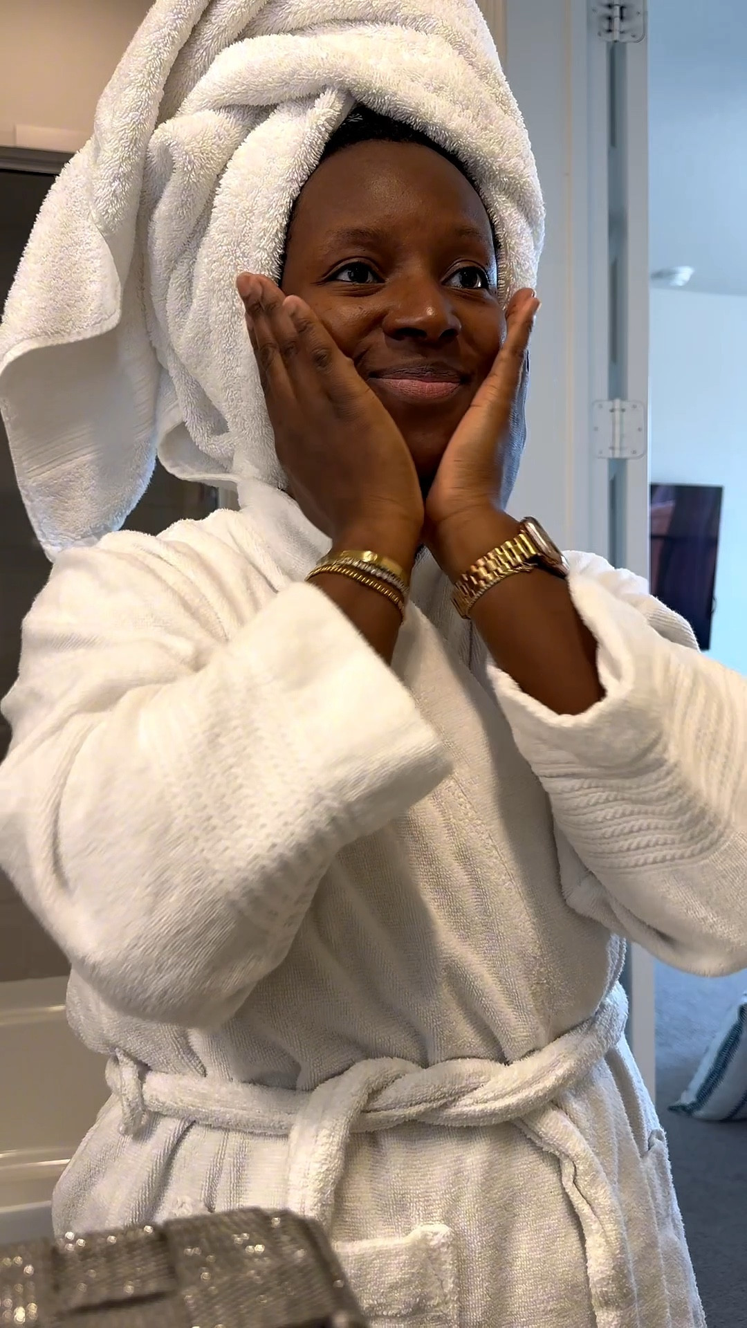 My quick but effective morning skincare routine as a mum. I’ve spoken about Dr G before but I honestly swear by the brand!! Super good for sensitive skin and no fragrance in the products 

#LTKmorningroutine #LTKmomlife #LTKselfcare