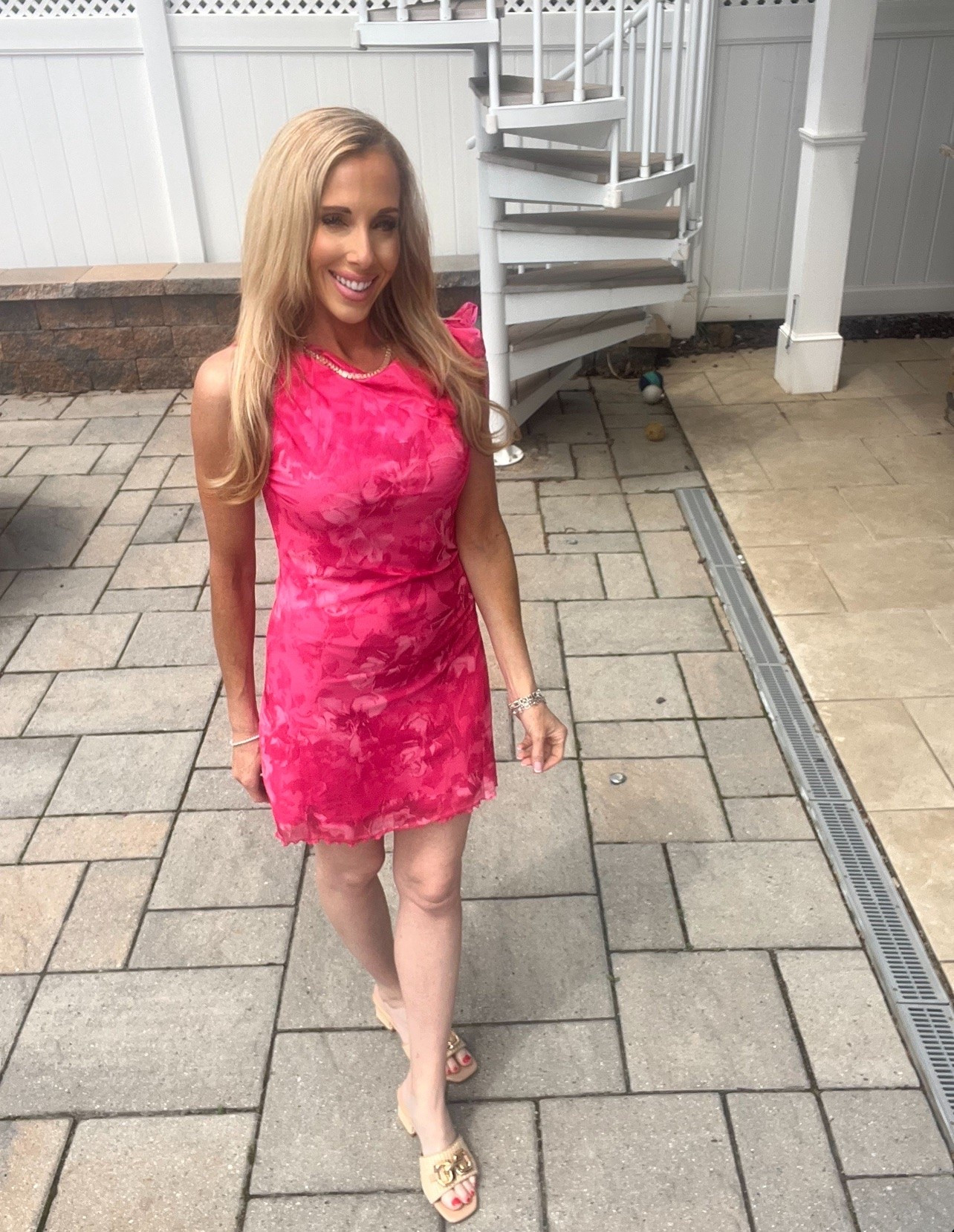 Pretty pink floral mini dress 🌸🌸💕💕

#LTKmomlife #LTKdayinmylife #LTKootd