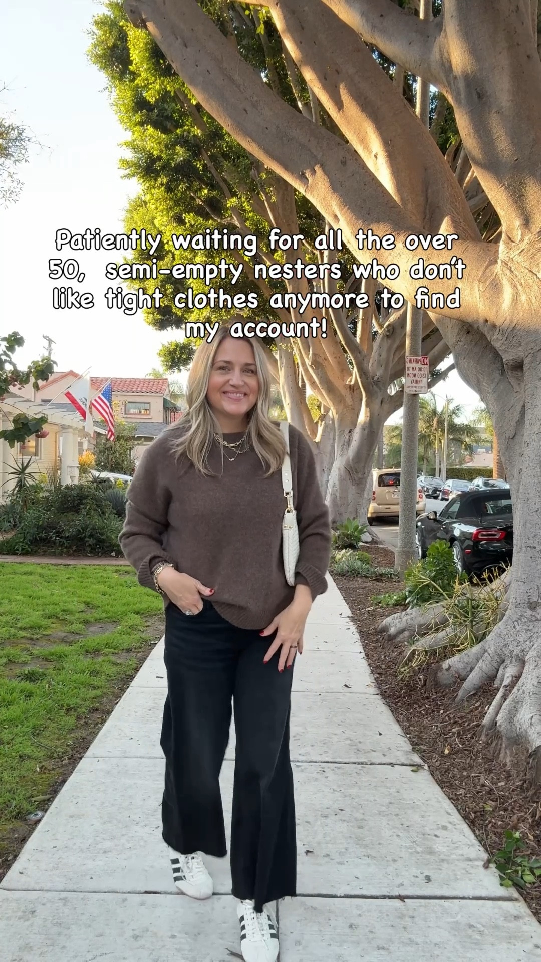 Cashmere sweater, favorite jeans & sneakers with an adorable crossbody! 

#LTKdayinmylife #LTKOver40 #LTKootd