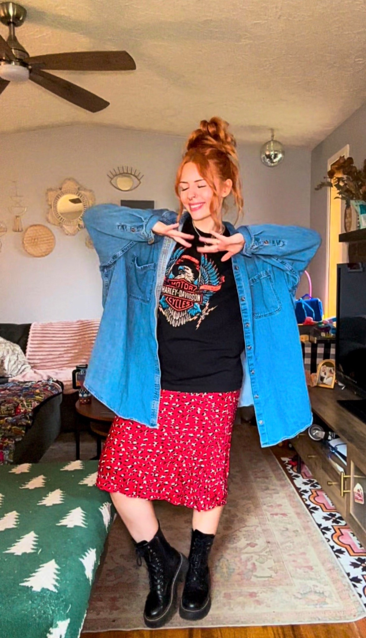 Me & a good graphic tee = 🤝🏻

#LTKgrwm #LTKmomlife #LTKootd