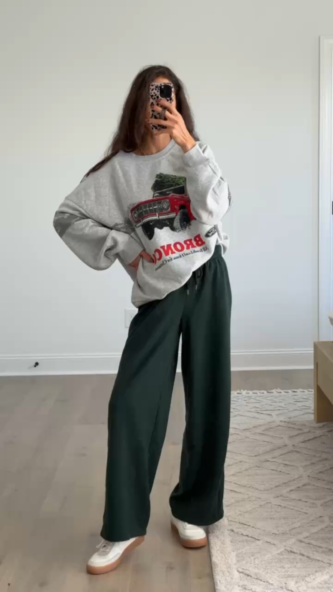 The perfect holiday sweatshirt! Loving the oversized look and on sale for only $15! ❤️🎄

#LTKGiftGuide #LTKHoliday #LTKCyberWeek