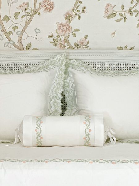 Florals & lace 😍 

These luxury linens in Dutch tulip pair perfectly with my daughter’s new wallpaper. It’s peel and stick! 






Wallpaperie, Schweitzer linen, embroidered bedding, bed pillows, bolster, pillow, nursery, girl bedroom, chinoiserie, 

#LTKFind #LTKhome