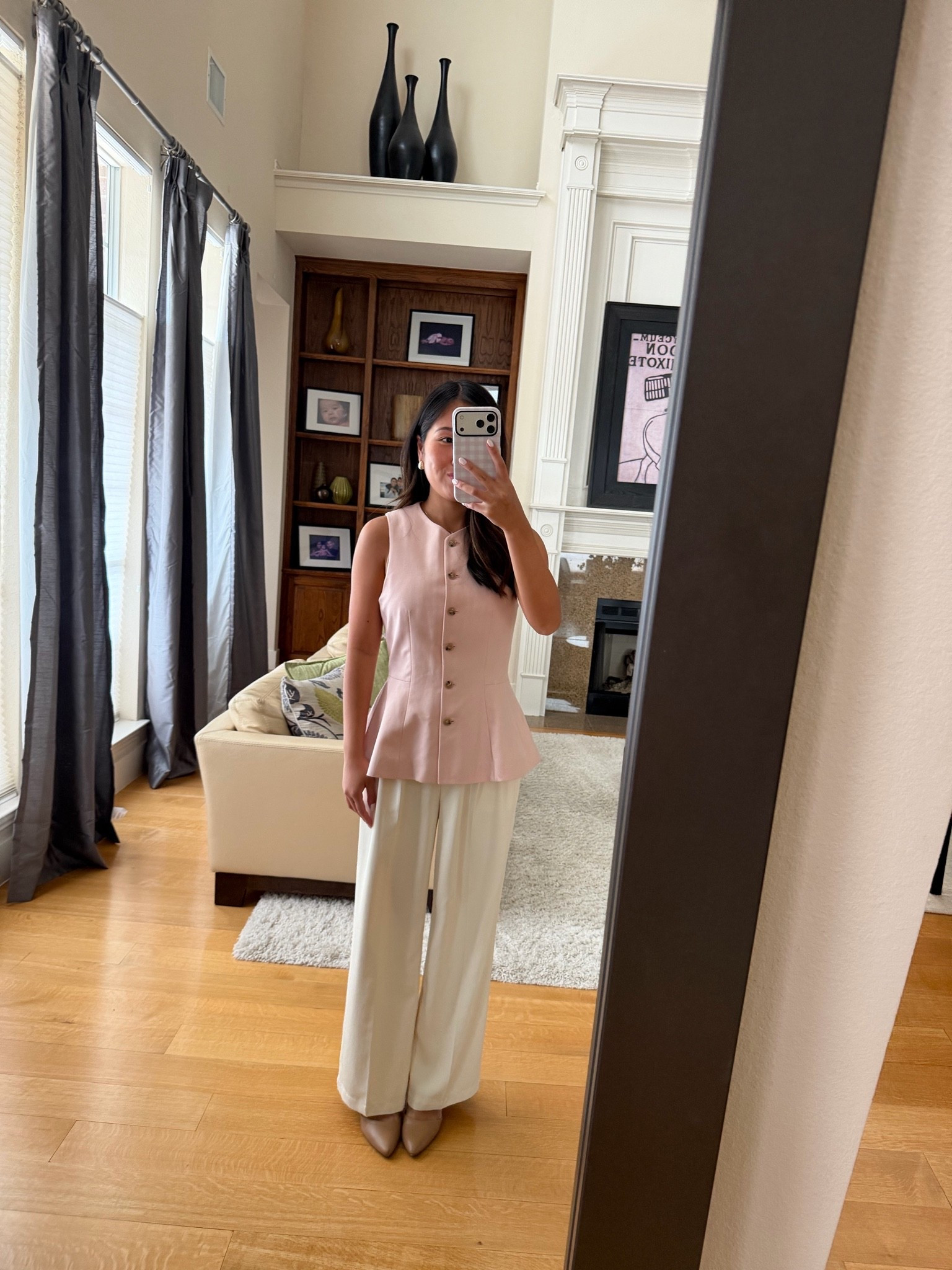 Exact top in pink sold out but linked similiar! Top XS, pants 0 short