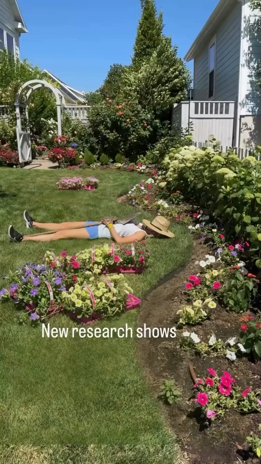 Target circle shorts sale!! Under $15

Comment SHOP below to receive a DM with the link to this post on my LTK ⬇ https://liketk.it/5gUMf it has some great new shorts and a tank I’ve been wearing nonstop in the garden. 🪴

#LTKActive