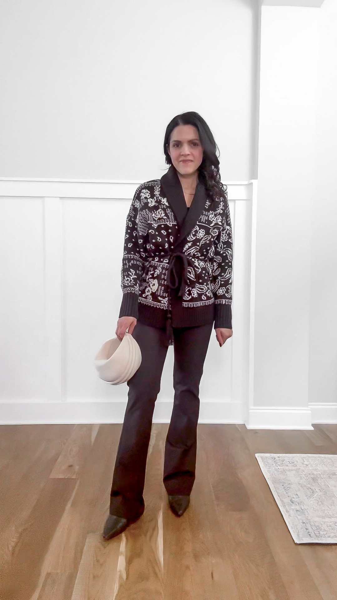 Monthly outfit planner DECEMBER: Planner to person: Winter outfits | brown pants, printed cardigan, monochrome outfits

#classicstyle #casualstyle #LTKstyletip #winteroutfit #holidayoutfit


#LTKgrwm #LTKHoliday #LTKootd