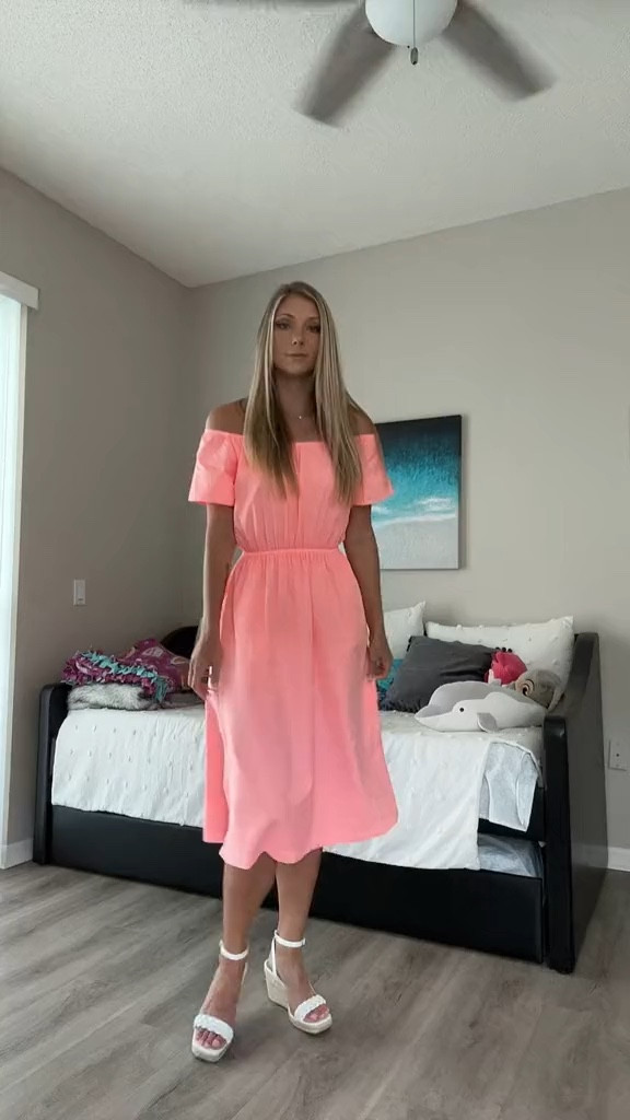 So obsessed with this dress I got it in two prints 🤪 the perfect summer dress and so versatile! 

#LTKSeasonal #LTKunder50