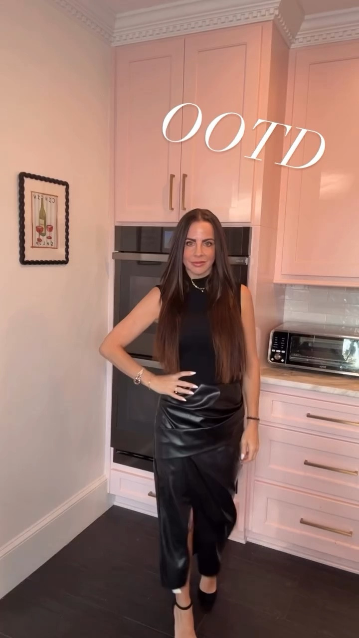 Workwear, but make it effortless ✨

This gorgeous dress from Commense is the definition of easy chic—polished enough for the office, comfy enough to wear all day. It’s one of those throw-on-and-go pieces that still makes you feel put together (even on the busiest days).

Linked on my LTK for an effortless, elevated look you’ll keep reaching for 🤍