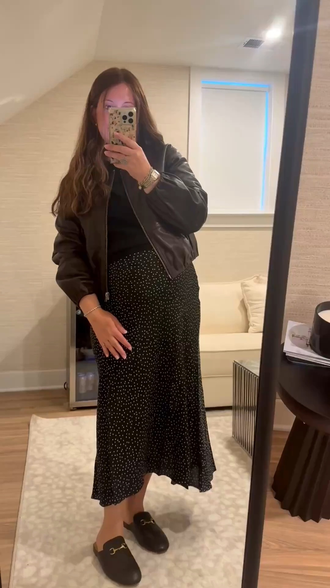 Full Fall look with Quince - as always luxury that’s affordable and approachable.
Maternity Silk slip dress- Large
Brown Leather jacket- Large
Brown leather mules- true to size 
Gold & Diamond Bracelet- one size with adjustable clasps
@quince #quincepartner

#LTKdayinmylife #LTKNYFW #LTKootd