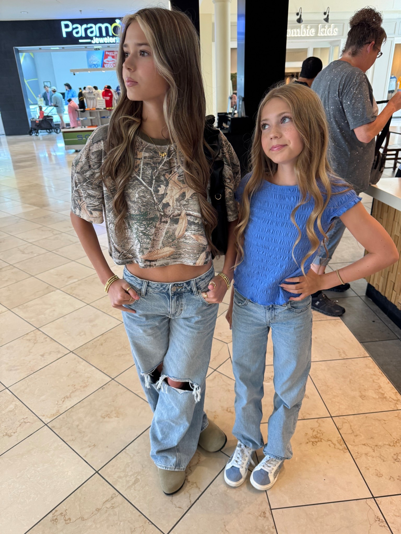 Tween & Teen Fashion 🎀

Went back to school shopping yesterday . 

Tween Fashion// Back to School clothes for girls // Back to School// Teen Fashion // Abercrombie // Buckle// PAC Sun 

#LTKFamily #LTKFindsUnder100 #LTKKids
