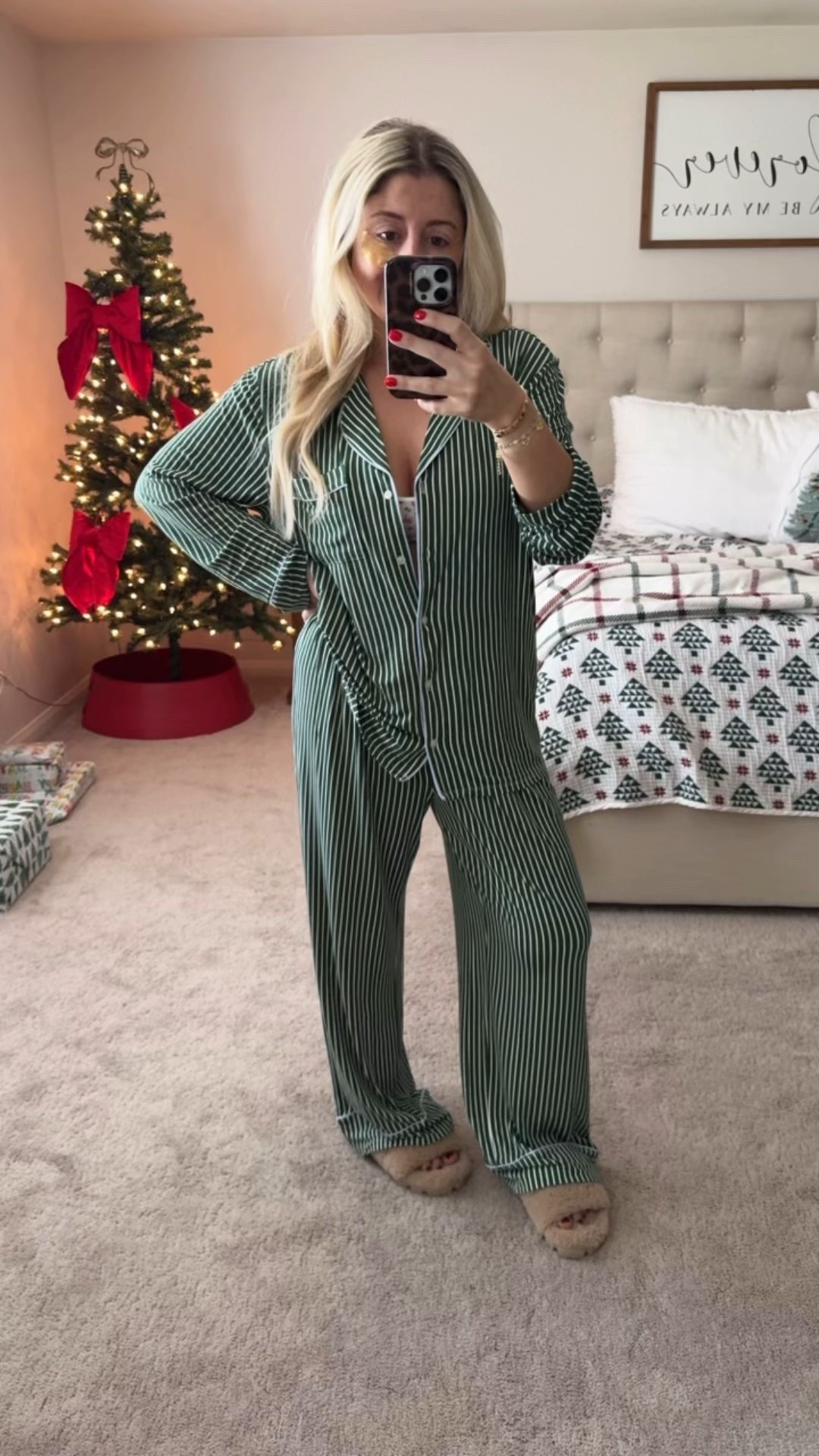 Aerie pjs on sale!
Ugg slippers 
Eye patches
Christmas gift

#LTKSaleAlert #LTKHoliday #LTKGiftGuide