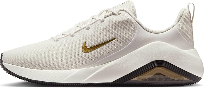 Nike Women's Bella 7 Sneaker | Amazon (US)