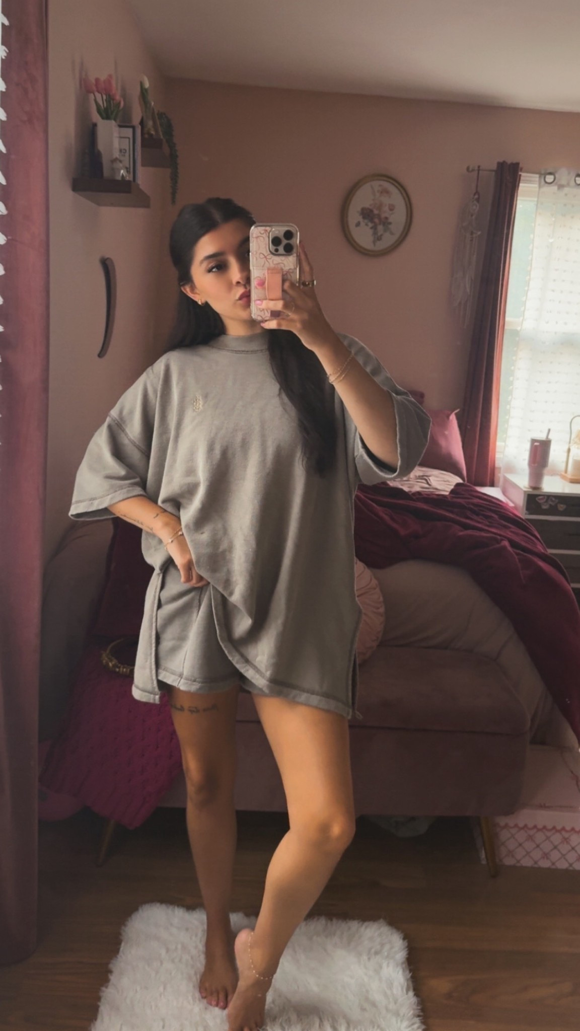 the comfiest FP set, & has new colors 🤭 In a small !!! it’s a lil oversized 


#LTKFindsUnder100 #LTKStyleTip
