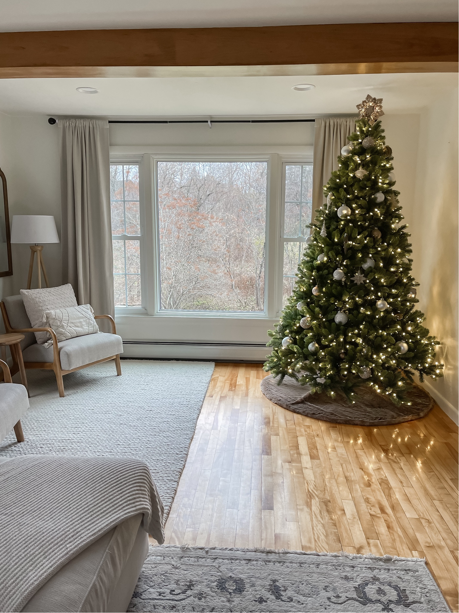 Neutral Christmas decor 🎄

#LTKSeasonal #LTKHoliday #LTKHolidaySale