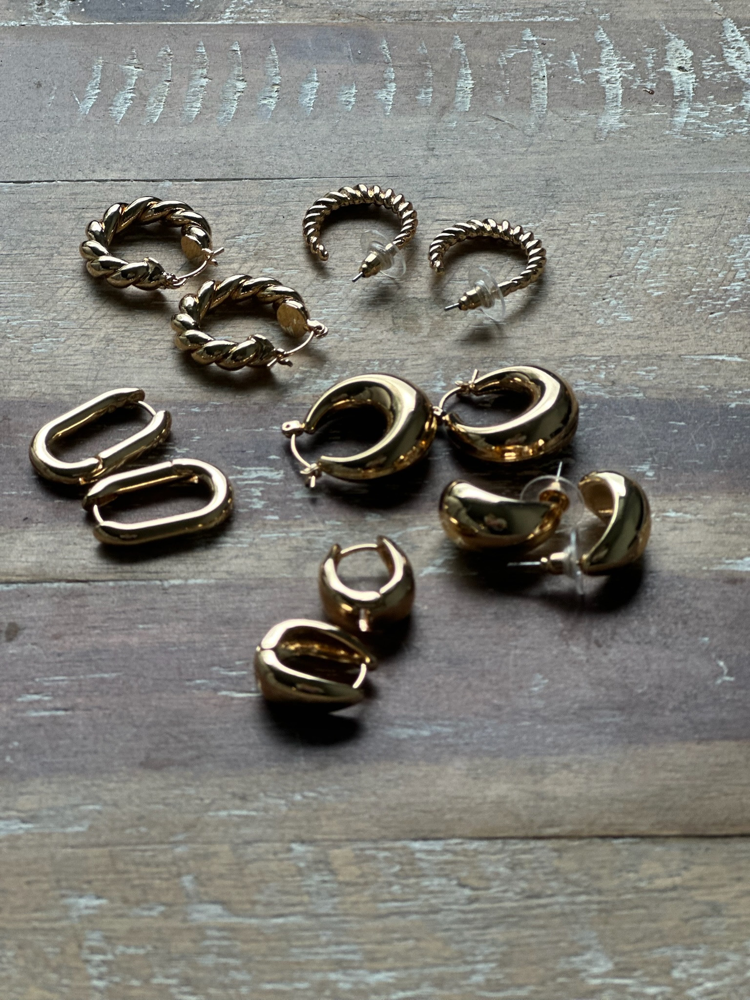 Amazon earrings! 

these look so lux and expensive!

amazon jewelry gold earrings 

 