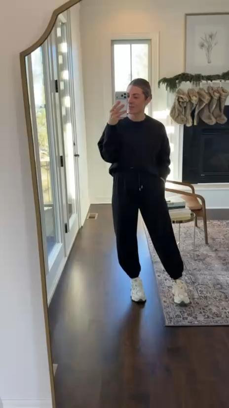 Cropped sweatshirts and barrel pants from Walmart are my new personality. Effortless, comfy, and just the right mix of laid-back cool 😌🛍️🩶  
#WalmartFinds #BarrelPants #OOTD #ComfyStyle #StreetStyle #LTKStyle #AffordableFashion #CasualOutfit #EverydayLook #CozyVibes   

 #LTKootd #LTKSeasonal #LTKActive