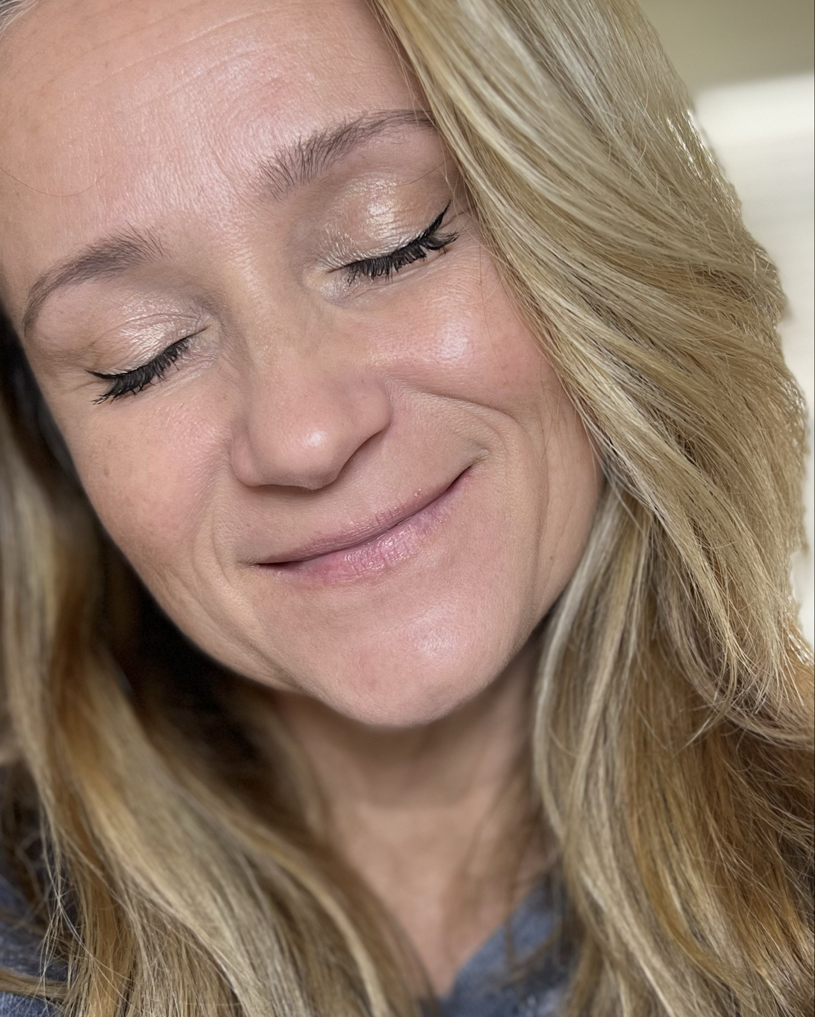 Viral wing liner stamp - get it! And please ignore my grays 🫣

#LTKselfcare #LTKmomlife #LTKBeauty