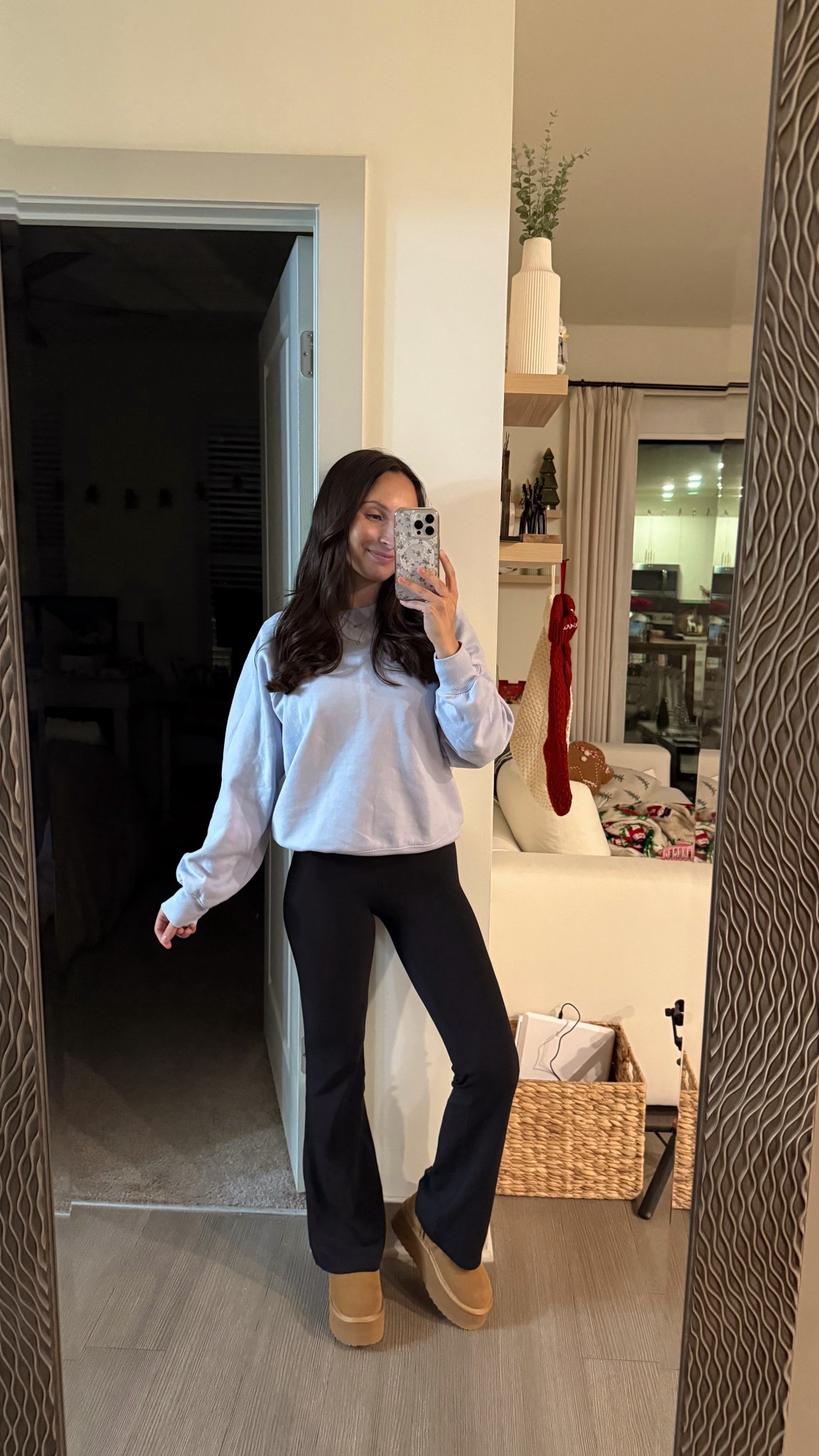 sweatshirt - XS,
flare leggings - 4,
slippers - size up

#LTKHoliday #LTKootd #LTKdayinmylife