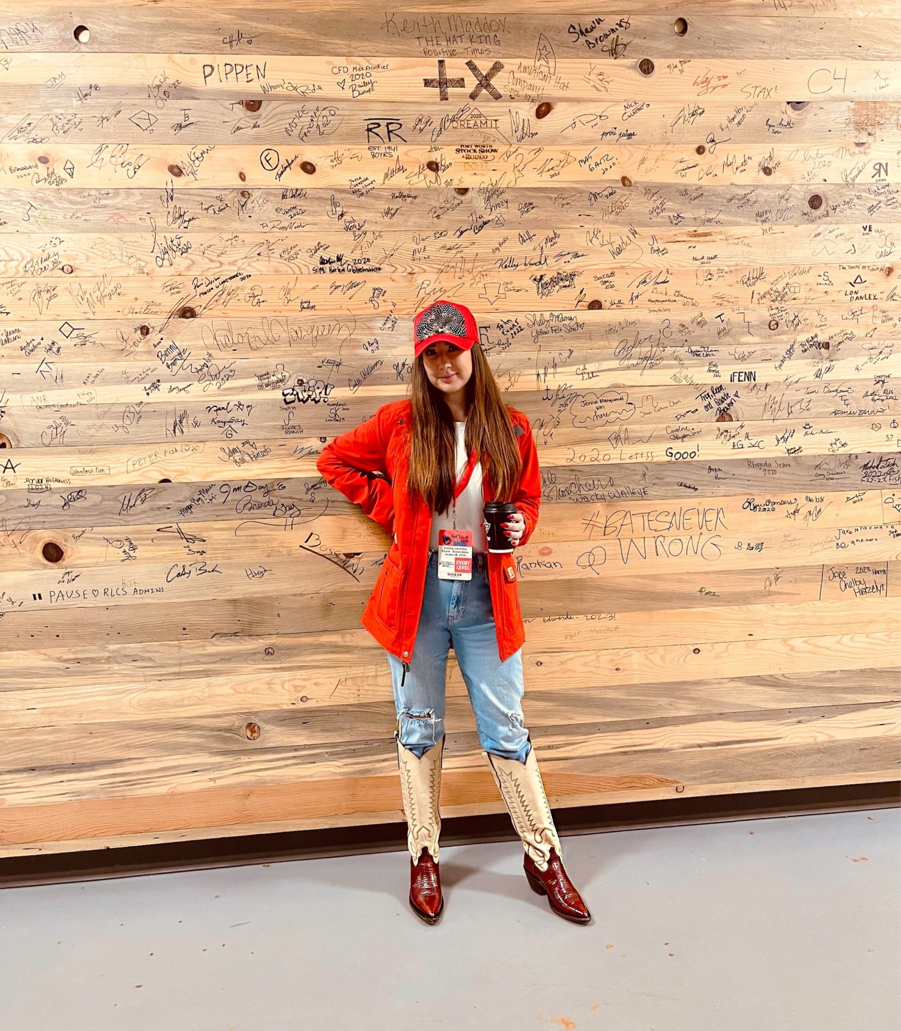 The easiest carhart to throw on when you’ve got an equine committee shift in the stalls ❤️❤️❤️❤️